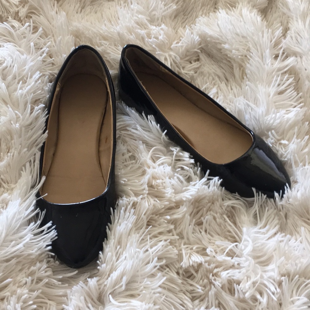 ALDO BLACK POINT TOE FLATS SIZE 5 ❤️❤️